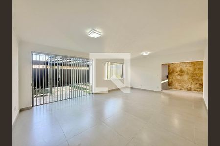 Sala de casa para alugar com 4 quartos, 263m² em Brooklin, São Paulo