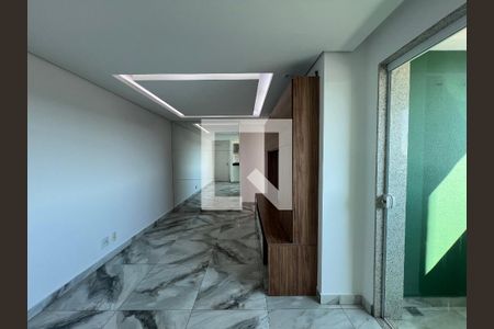Apartamento à venda com 3 quartos, 67m² em Serrano, Belo Horizonte