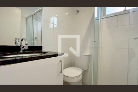 Banheiro de apartamento para alugar com 1 quarto, 45m² em Sumaré, São Paulo