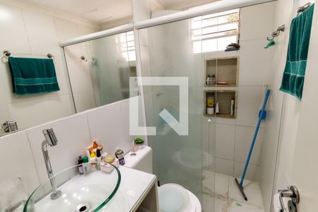 Banheiro de apartamento para alugar com 2 quartos, 48m² em Parque Munhoz, São Paulo