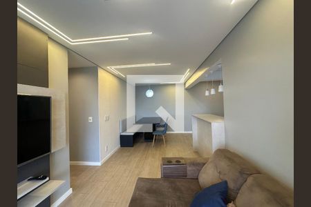 Sala de apartamento para alugar com 3 quartos, 74m² em Jardim Tupanci, Barueri