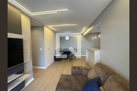 Sala de apartamento para alugar com 3 quartos, 74m² em Jardim Tupanci, Barueri