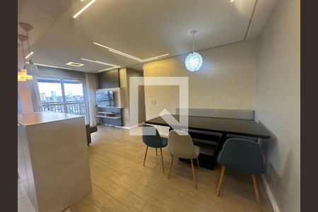 Sala de apartamento para alugar com 3 quartos, 74m² em Jardim Tupanci, Barueri