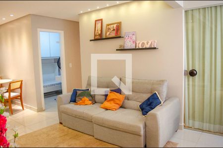 Apartamento à venda com 2 quartos, 55m² em Jardim Goiás, Goiânia