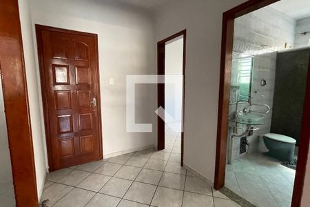 Corredor de casa para alugar com 4 quartos, 200m² em Parque Beira Mar, Duque de Caxias