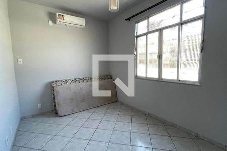 Quarto de casa para alugar com 4 quartos, 200m² em Parque Beira Mar, Duque de Caxias