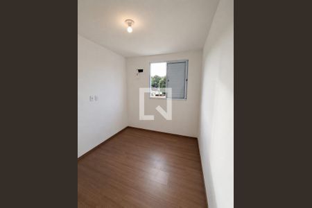 Quarto 1 de apartamento para alugar com 2 quartos, 58m² em Rio do Ouro, São Gonçalo