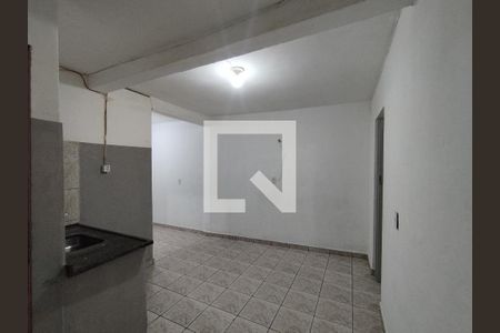 Sala/Cozinha de casa para alugar com 1 quarto, 50m² em Vila Heliopolis, São Paulo
