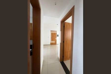 Corredor de apartamento para alugar com 2 quartos, 60m² em Minas Caixa, Belo Horizonte
