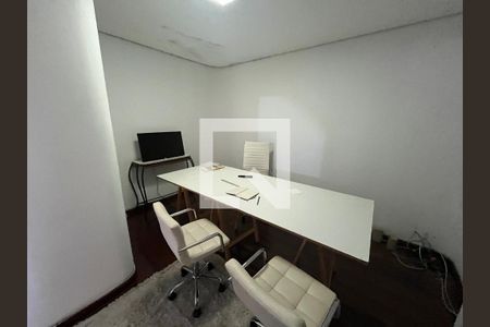 Escritório de casa para alugar com 3 quartos, 1000m² em Real Parque, São Paulo