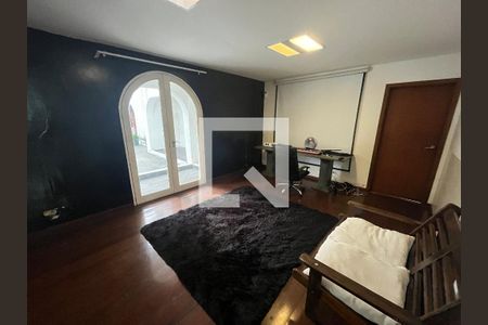 Escritório de casa para alugar com 3 quartos, 1000m² em Real Parque, São Paulo