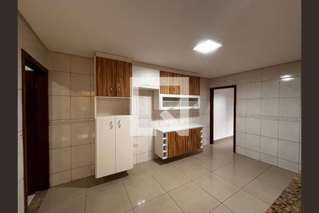 Cozinha de casa para alugar com 3 quartos, 180m² em Jardim Graziela, Barueri