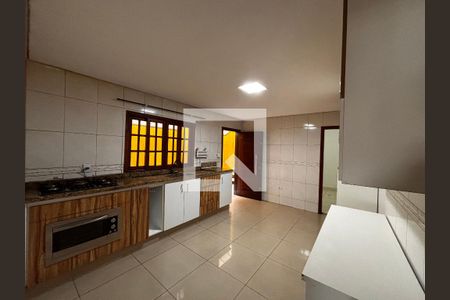 Cozinha de casa para alugar com 3 quartos, 180m² em Jardim Graziela, Barueri