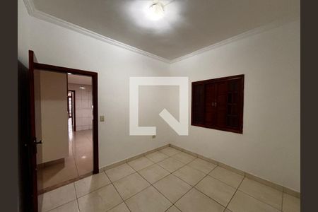 Quarto  de casa para alugar com 3 quartos, 180m² em Jardim Graziela, Barueri