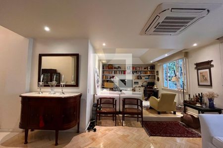 Sala  de apartamento à venda com 3 quartos, 121m² em Leblon, Rio de Janeiro