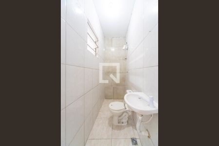 Banheiro  de casa para alugar com 1 quarto, 70m² em Vila Palmares, Santo André
