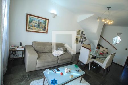 Casa à venda com 2 quartos, 220m² em Vila Bertioga, São Paulo