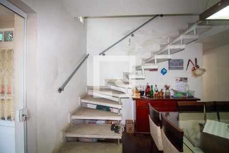 Escada de casa à venda com 3 quartos, 216m² em Jardim Casablanca, São Paulo