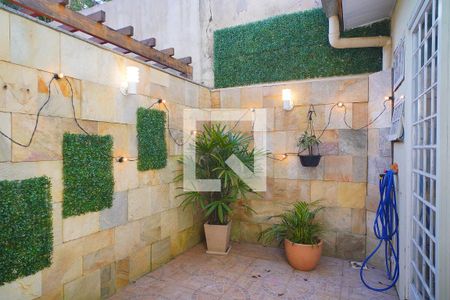 Pátio  de casa de condomínio à venda com 2 quartos, 119m² em Partenon, Porto Alegre