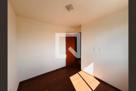 Quarto 2 de apartamento para alugar com 2 quartos, 49m² em Chácara Estela, Barueri