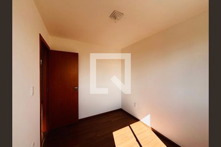 Quarto de apartamento para alugar com 2 quartos, 49m² em Chácara Estela, Barueri