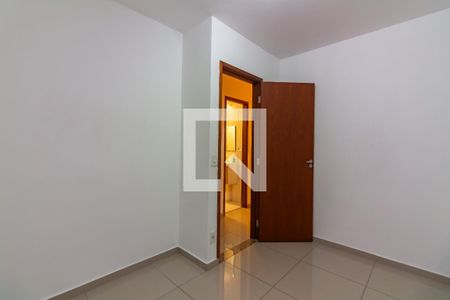 Quarto 1 de apartamento para alugar com 2 quartos, 51m² em Jaguaribe, Osasco