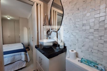 Banheiro da Suíte de casa à venda com 5 quartos, 224m² em Jardim Monte Libano, Santo André