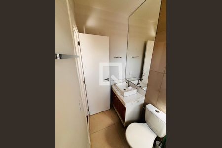 Banheiro suíte 1 de casa de condomínio à venda com 2 quartos, 85m² em Chácaras São Luís, Barueri
