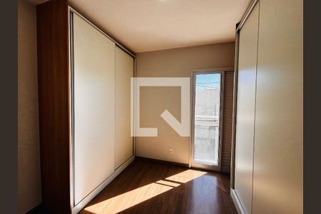Closet da suíte de casa de condomínio à venda com 2 quartos, 85m² em Chácaras São Luís, Barueri
