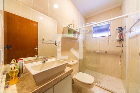 Banheiro Social de casa à venda com 3 quartos, 182m² em Vila Pires, Santo André