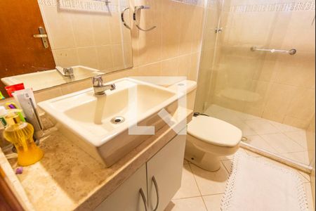 Banheiro Social de casa à venda com 3 quartos, 182m² em Vila Pires, Santo André