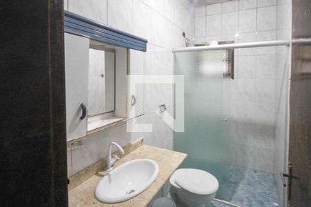 Banheiro de casa para alugar com 1 quarto, 80m² em Jardim Silvia Maria, São Paulo