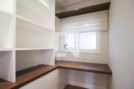Corredor - Escritório  de apartamento para alugar com 2 quartos, 74m² em Indianópolis, São Paulo