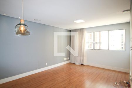 Sala de apartamento para alugar com 2 quartos, 74m² em Indianópolis, São Paulo