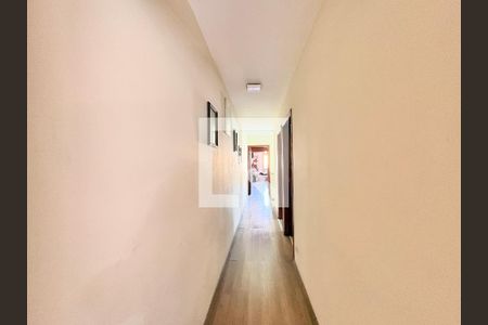 Corredor dos Quartos de casa à venda com 3 quartos, 140m² em Jardim Santo Elias, São Paulo