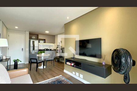 Sala de TV de apartamento à venda com 1 quarto, 43m² em Pinheiros, São Paulo
