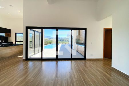 Sala de casa de condomínio à venda com 3 quartos, 330m² em Gran Royalle Casa Branca, Brumadinho