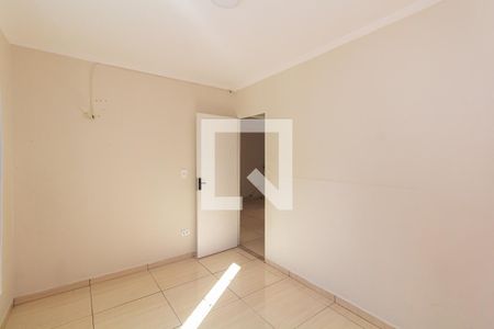 Quarto 2 de apartamento para alugar com 2 quartos, 48m² em Vila Princesa Isabel, São Paulo