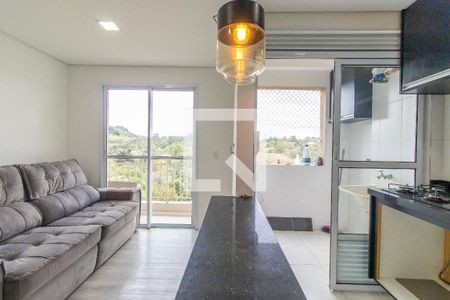 Sala/Cozinha de apartamento para alugar com 2 quartos, 45m² em Chácara Granja Velha, Cotia