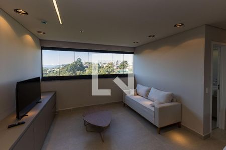 Sala de TV de kitnet/studio para alugar com 1 quarto, 43m² em Vale do Sereno, Nova Lima