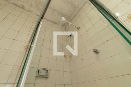 Banheiro de casa para alugar com 2 quartos, 80m² em Parque Santa Madalena, São Paulo