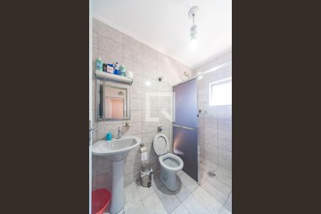Banheiro Social 1 de casa à venda com 3 quartos, 250m² em Vila Guarani, Santo André
