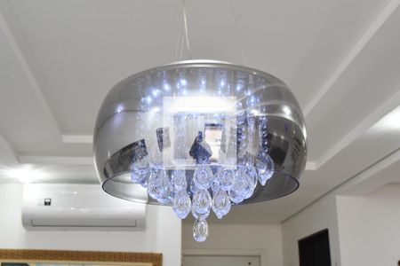 Sala de Jantar detalhe lustre de casa de condomínio à venda com 3 quartos, 87m² em Engordadouro, Jundiaí