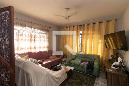 Sala/Cozinha de casa à venda com 3 quartos, 290m² em Jardim Cabucu, São Paulo