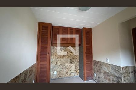 Quarto 1 de casa de condomínio para alugar com 3 quartos, 116m² em Quarteirão Ingelheim, Petrópolis