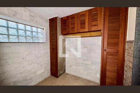 Quarto de kitnet/studio para alugar com 1 quarto, 116m² em Quarteirão Ingelheim, Petrópolis