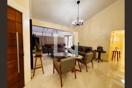 Sala de casa de condomínio para alugar com 4 quartos, 250m² em Aldeia da Serra, Barueri