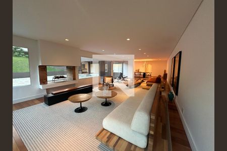 Sala de casa de condomínio à venda com 5 quartos, 654m² em Residencial Tamboré I, Barueri