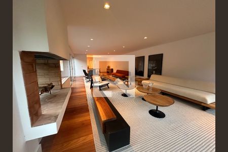 Sala de casa de condomínio à venda com 5 quartos, 654m² em Residencial Tamboré I, Barueri