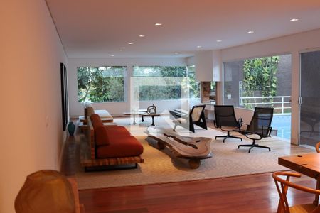 Sala de casa de condomínio à venda com 5 quartos, 654m² em Residencial Tamboré I, Barueri
